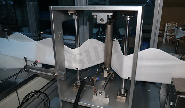 1657019250191473.jpg 杯型口罩機細節(jié)圖.jpg