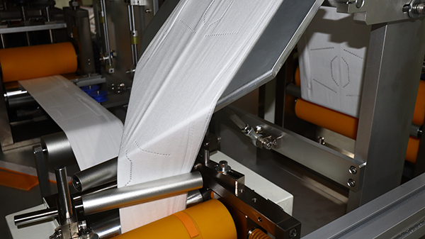 1657019297315211.jpg 鴨嘴型口罩機細節(jié)圖.jpg